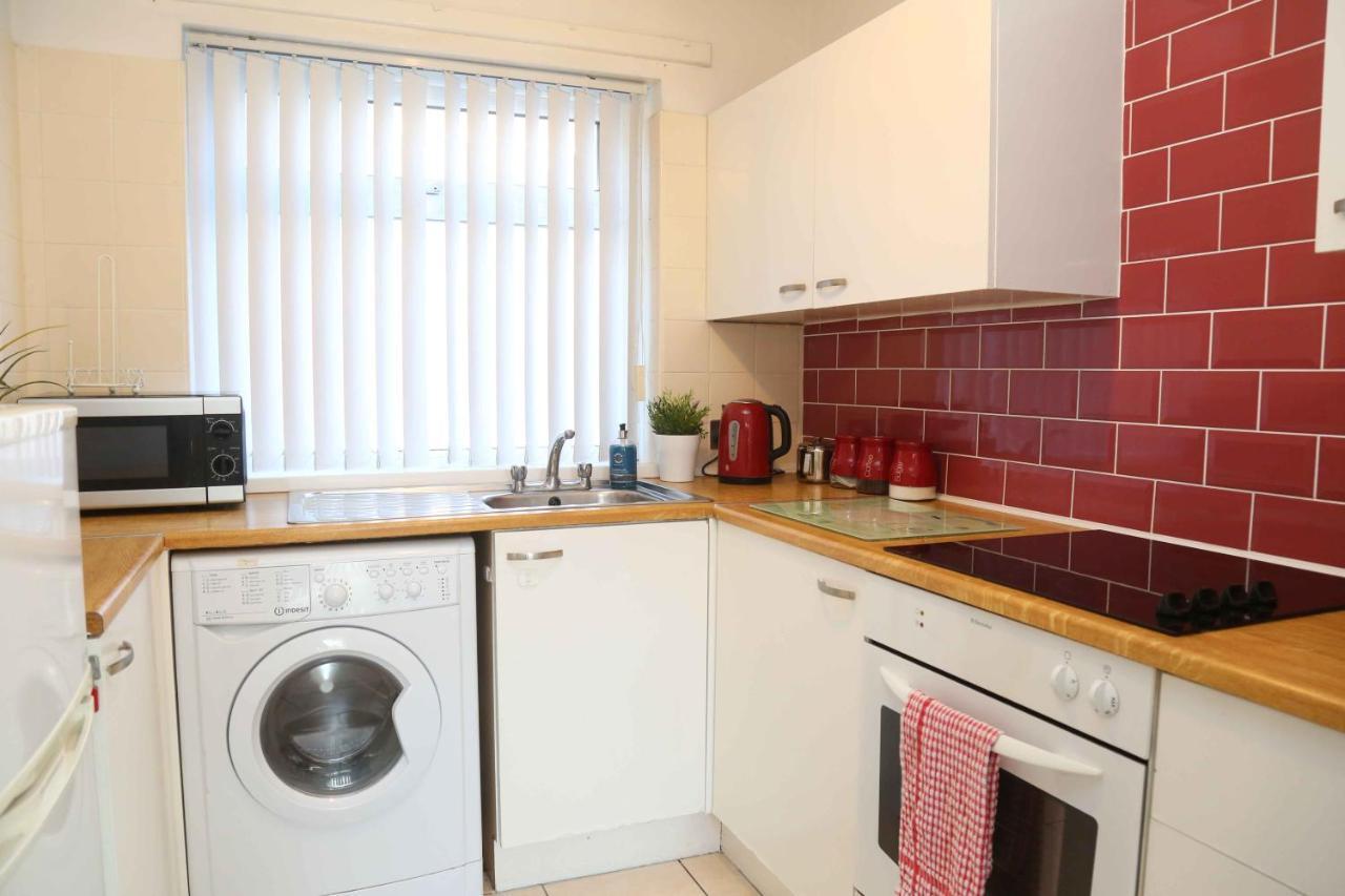 Perfect Central City Location - Parking - 3 Beds - 2 Bedrooms ベルファスト エクステリア 写真