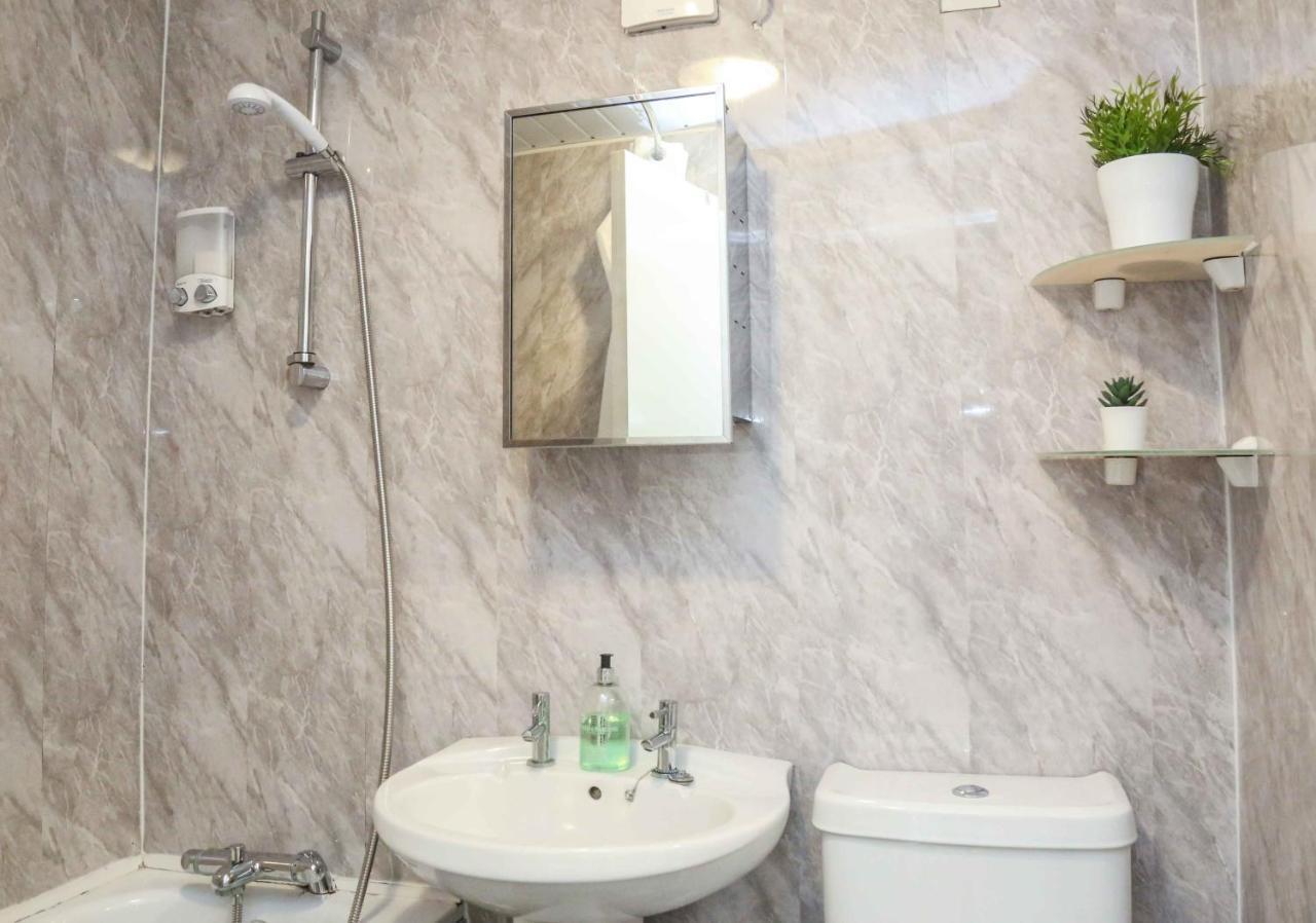 Perfect Central City Location - Parking - 3 Beds - 2 Bedrooms ベルファスト エクステリア 写真