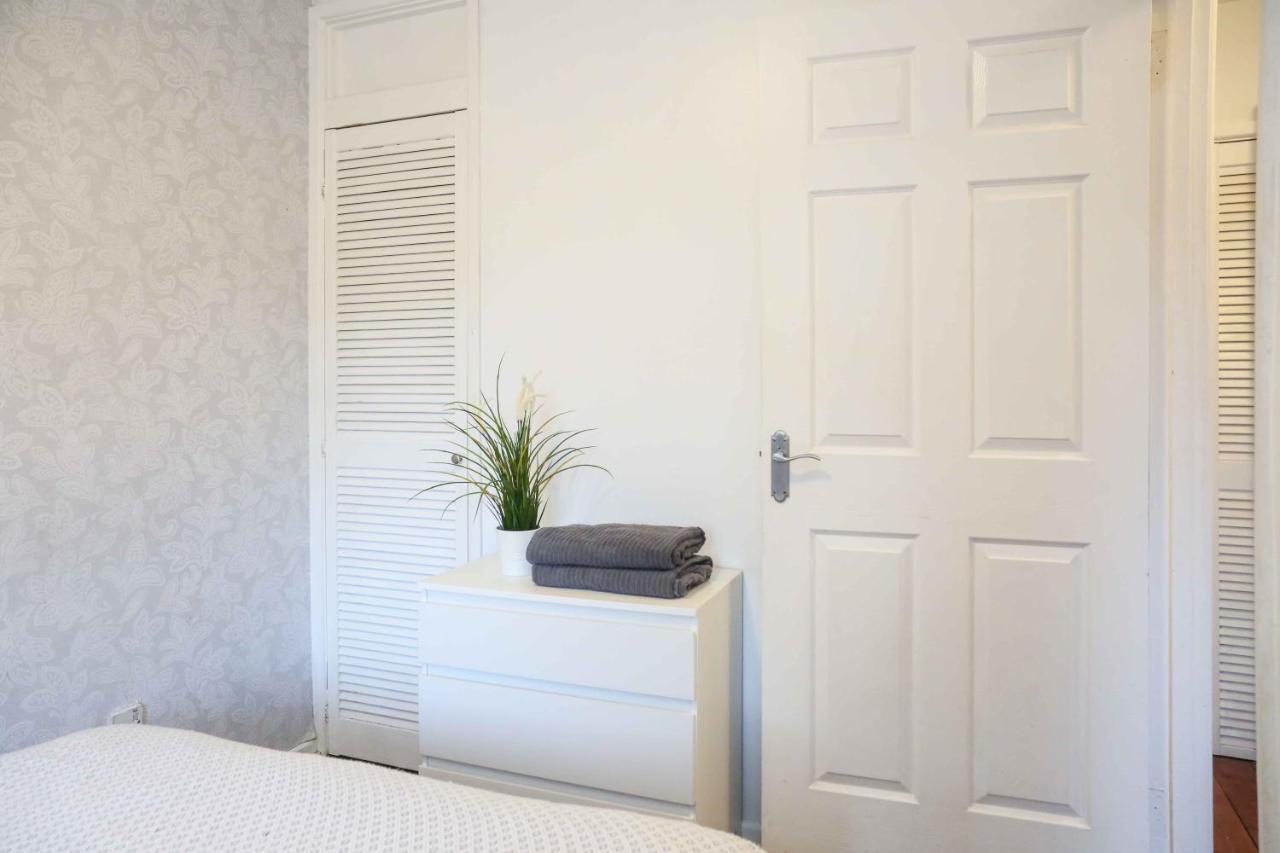 Perfect Central City Location - Parking - 3 Beds - 2 Bedrooms ベルファスト エクステリア 写真